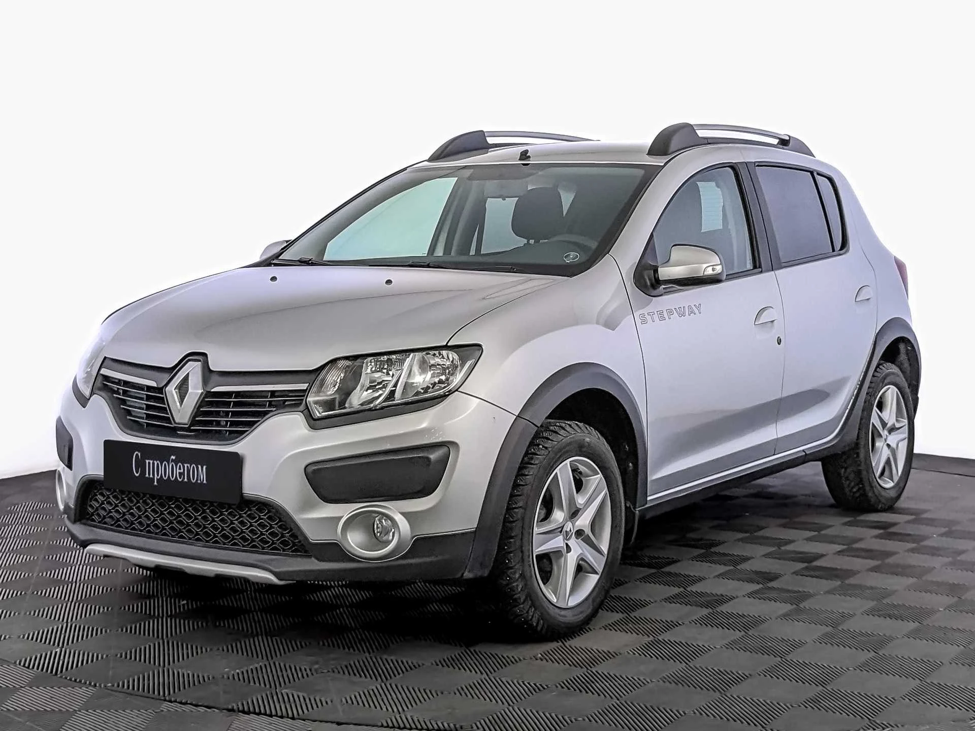 RENAULT LOGAN, 2016, пробег 85 945 км, цена от 860 000 руб.